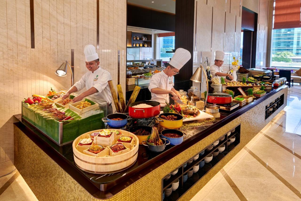 Pavilion Hotel Kuala Lumpur Managed By Banyan Tree Экстерьер фото A live kitchen at a hotel