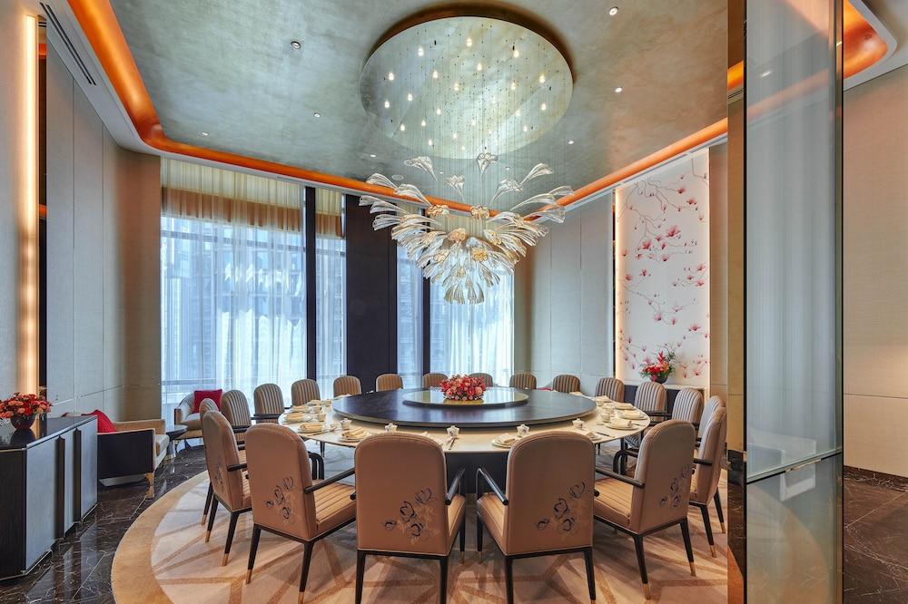 Pavilion Hotel Kuala Lumpur Managed By Banyan Tree Экстерьер фото The interior of the restaurant