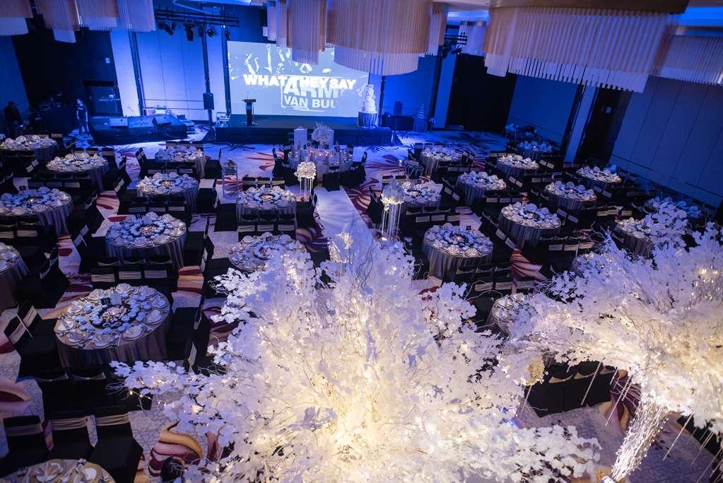 Pavilion Hotel Kuala Lumpur Managed By Banyan Tree Экстерьер фото The 2011 awards ceremony
