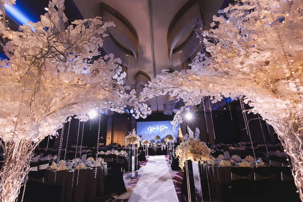 Pavilion Hotel Kuala Lumpur Managed By Banyan Tree Экстерьер фото Wedding reception at the Grand Ballroom