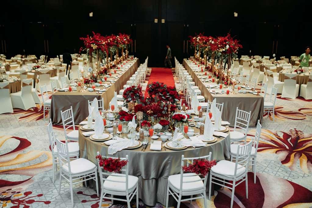 Pavilion Hotel Kuala Lumpur Managed By Banyan Tree Экстерьер фото The ballroom of the hotel