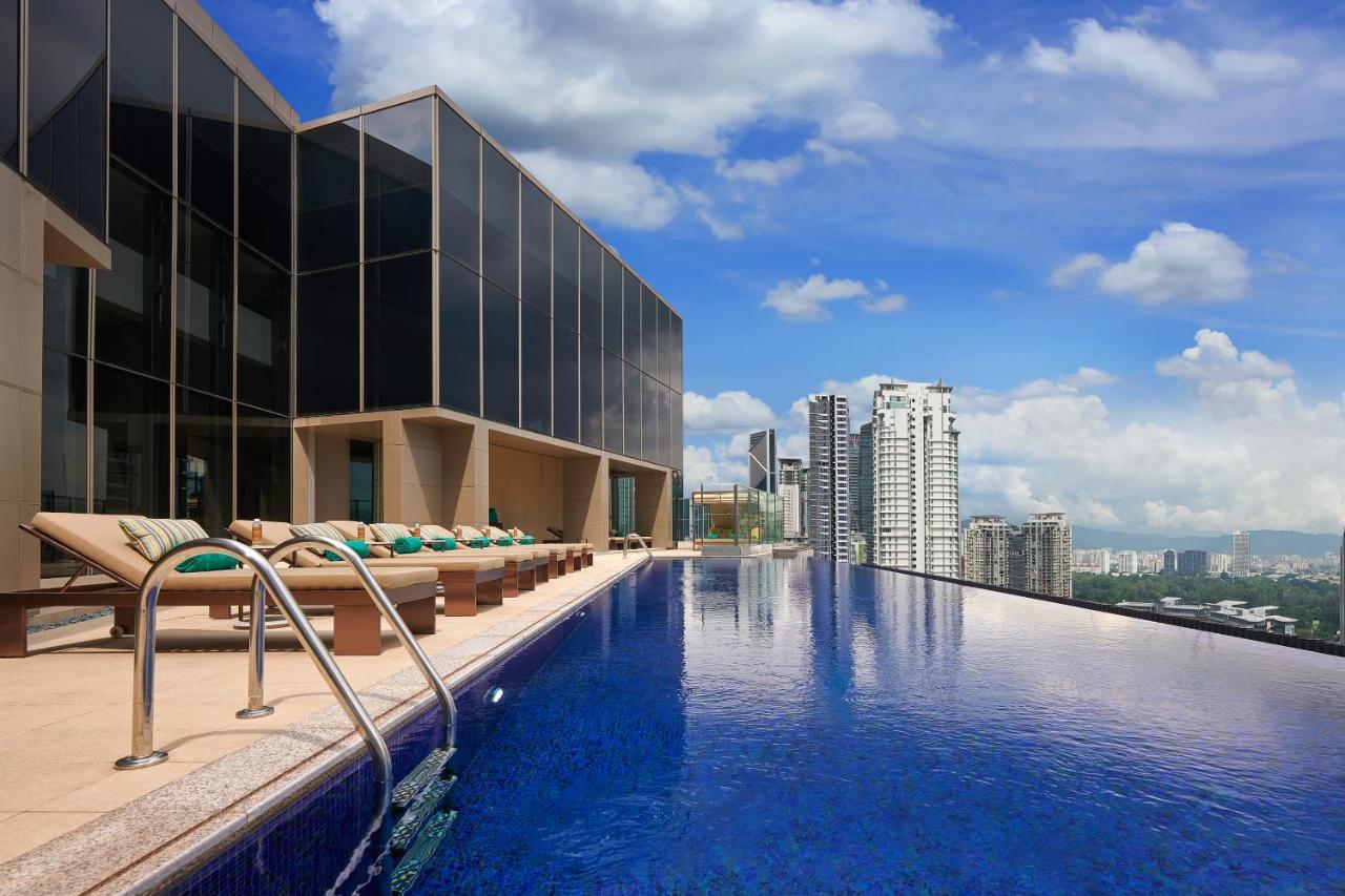 Pavilion Hotel Kuala Lumpur Managed By Banyan Tree Экстерьер фото The Infinity Pool at the 36th floor of the hotel