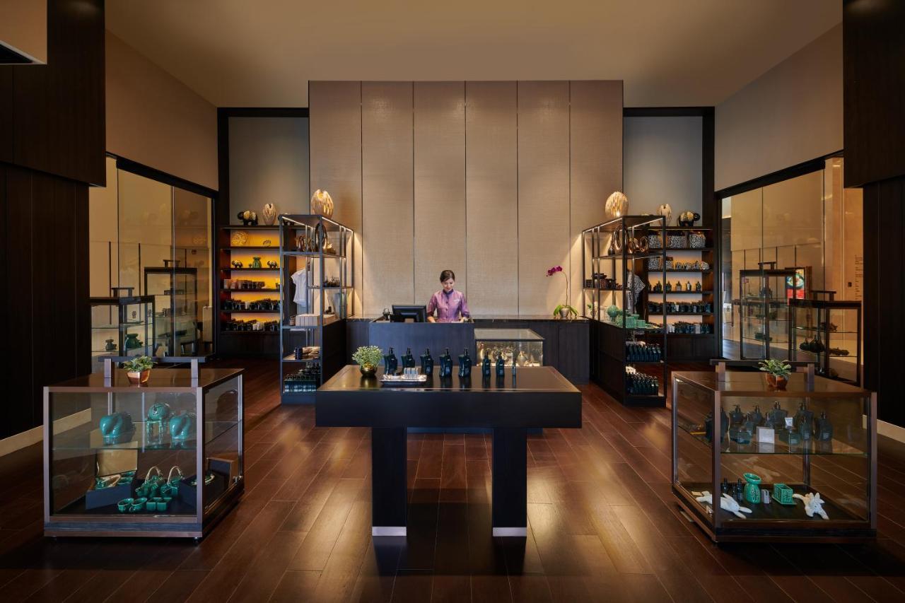Pavilion Hotel Kuala Lumpur Managed By Banyan Tree Экстерьер фото The Spa at The Westin